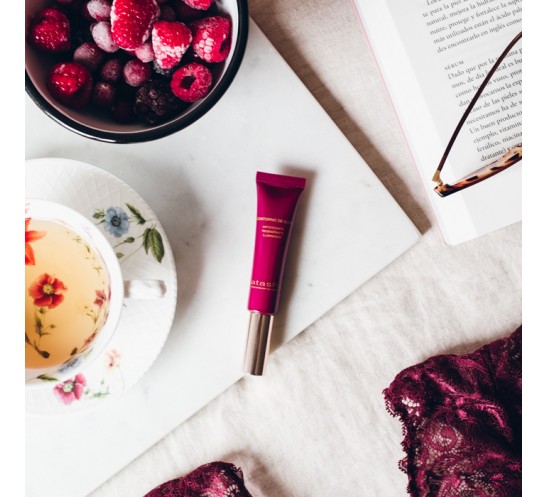 Contorno de Ojos Iluminador...