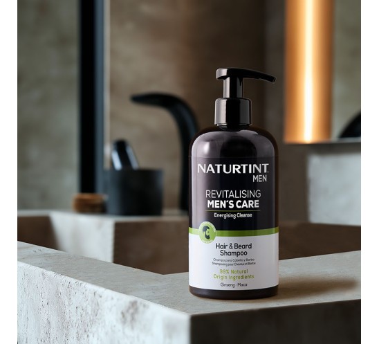 Champú para cabello y barba en el baño