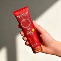 Mascarilla hair food goji Naturtint en la mano