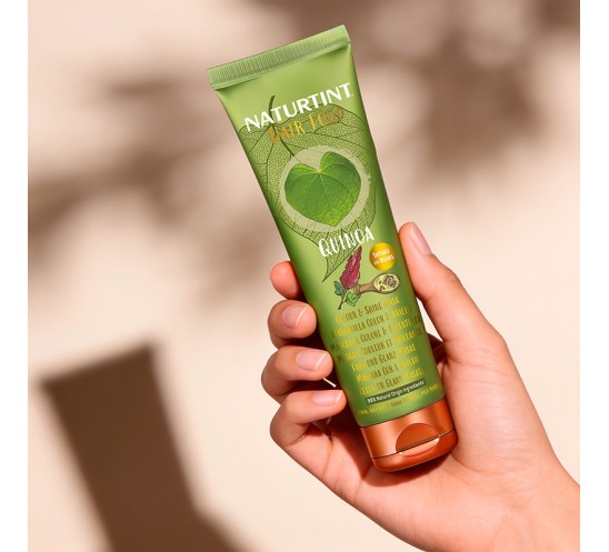 Mascarilla Hair food quinoa Naturtint en la mano
