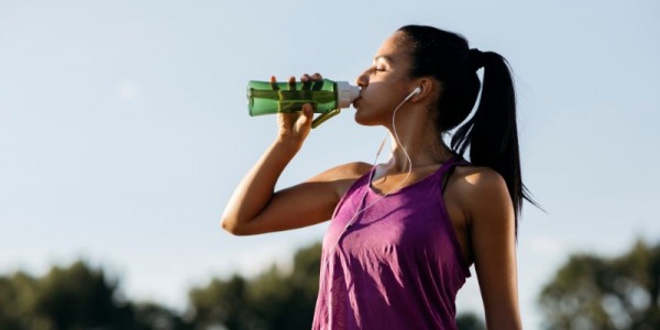 ¿Cuánta Agua Hay Que Beber Al Día? Lo Que Dicen Los Expertos